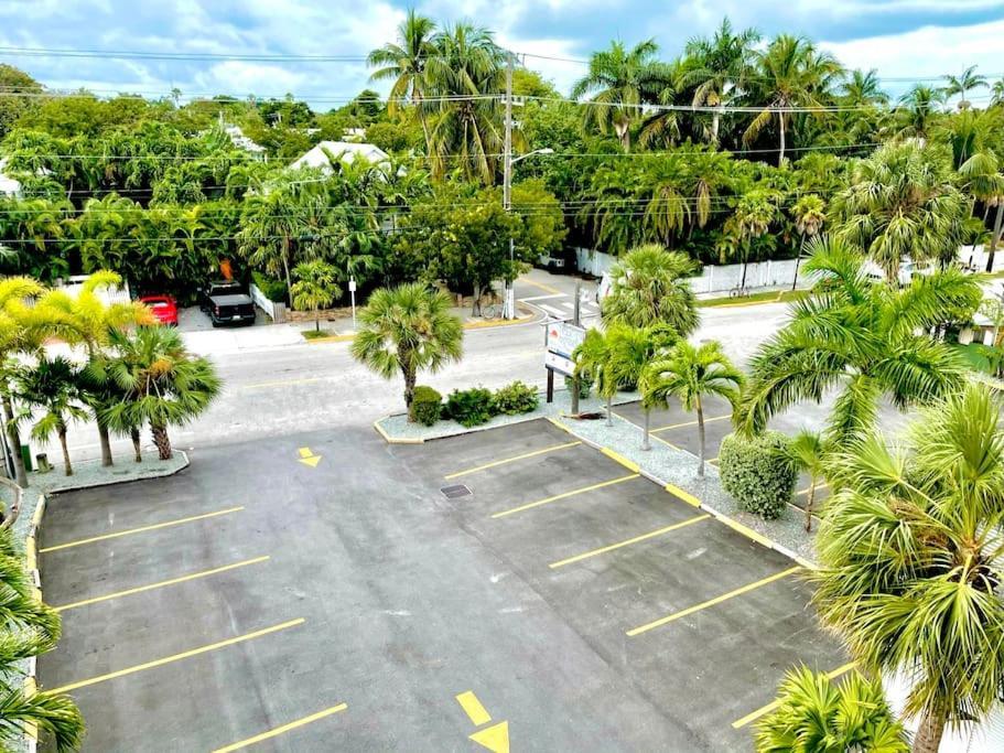 Eleuthera - 2X2 Fully Updated Old Town Waterfront Corner Condo Key West Esterno foto